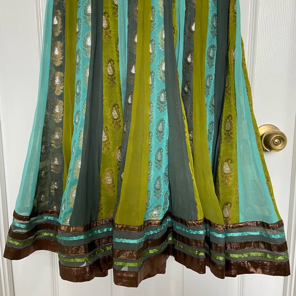 Karishma // Traditional Indian Dress & Scarf Set - Picture 4 of 15